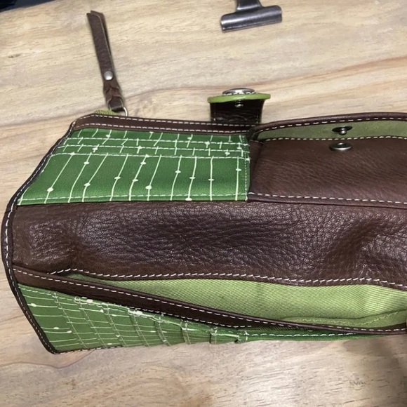 Fossil Women's Vintage Weekender Brown/Lime Leather Bi-Fold Long Wallet - Picture 8 of 12